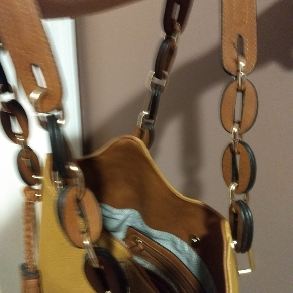 Handbag - Picture 3 of 7